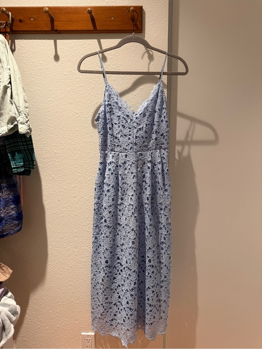 Astr the label - Light Blue Lace Midi Dress with Spaghetti Straps